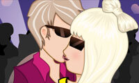 Lady Gaga Kissing